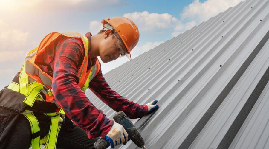 Professional Emergency Roof Repairs services in Bay Port, MI